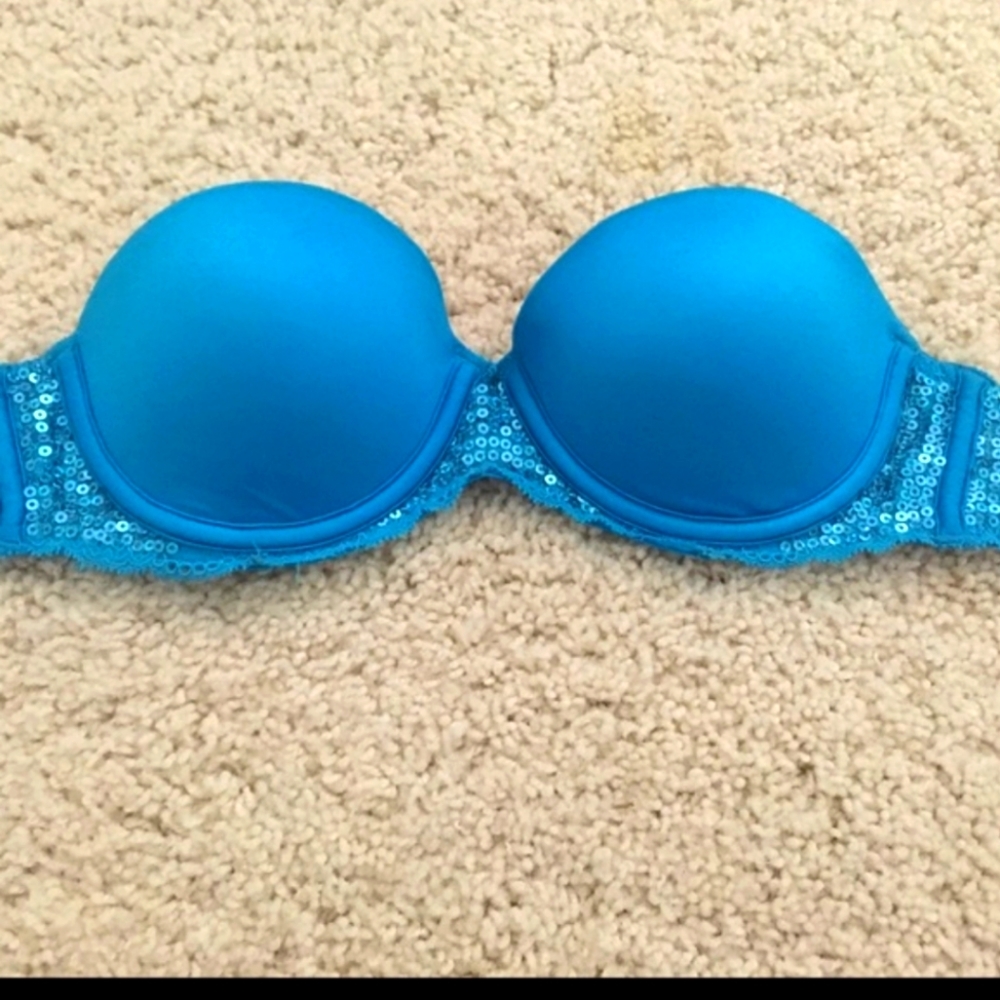 VS Pink multi-way pushup sequined bra!